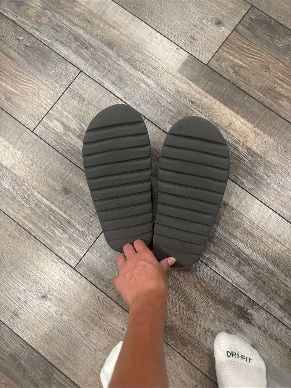 adidas simple slip